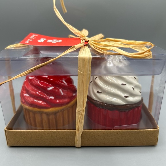 Tag Christmas Cupcake Salt And Pepper Set With Gingerbread And Snowman Toppers - Picture 4 of 5